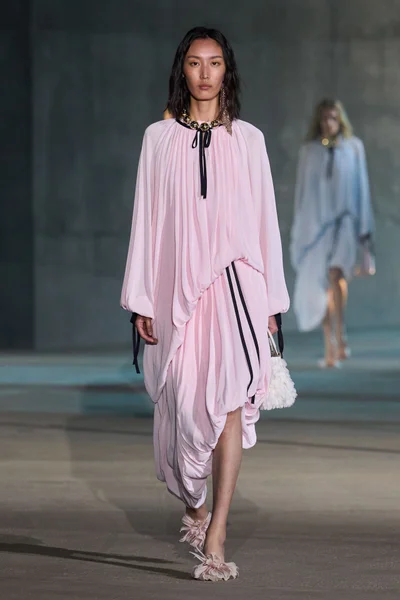 Look 50